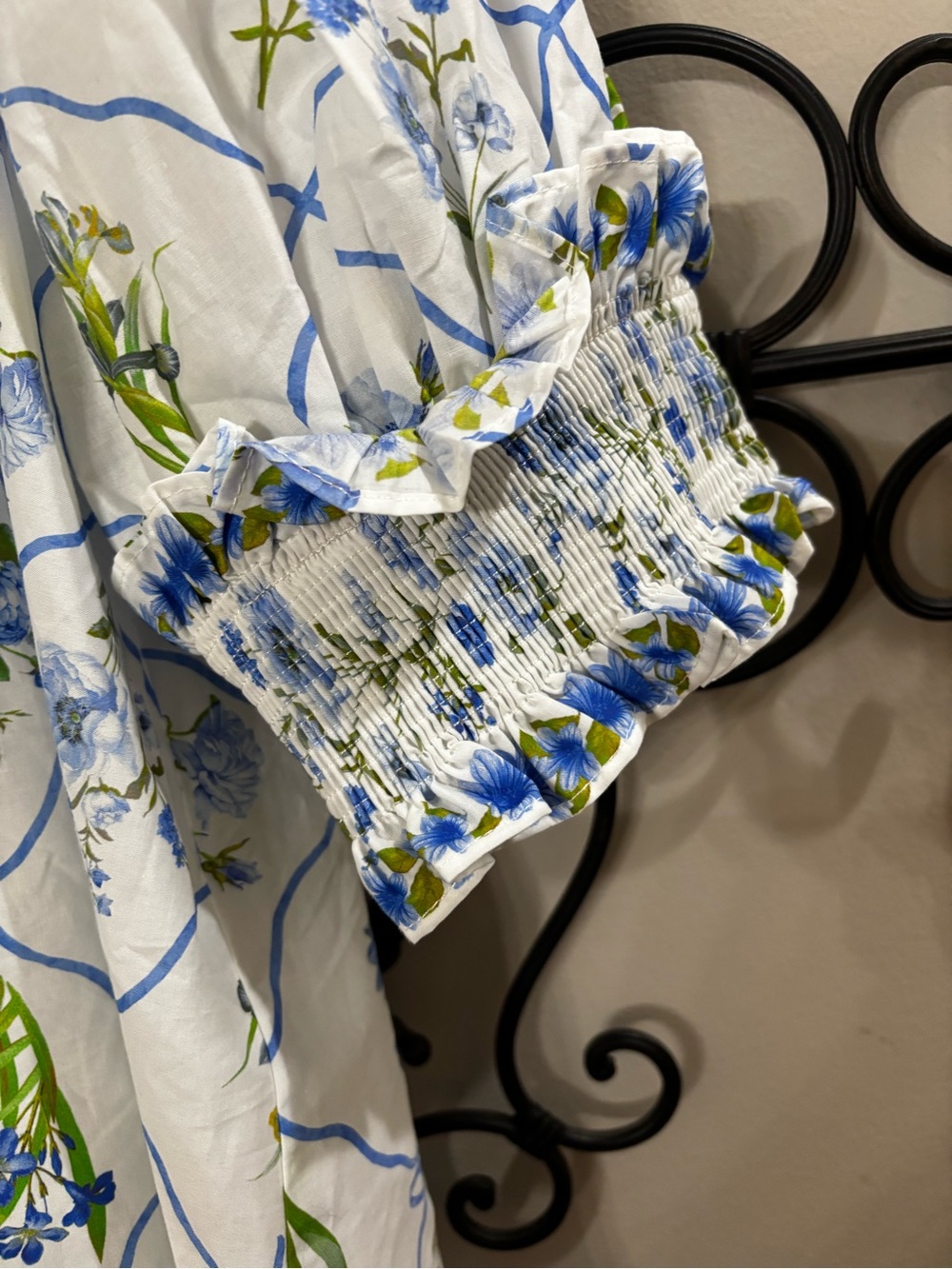 Entro blouse size medium. Never worn. - Picture 6 of 7